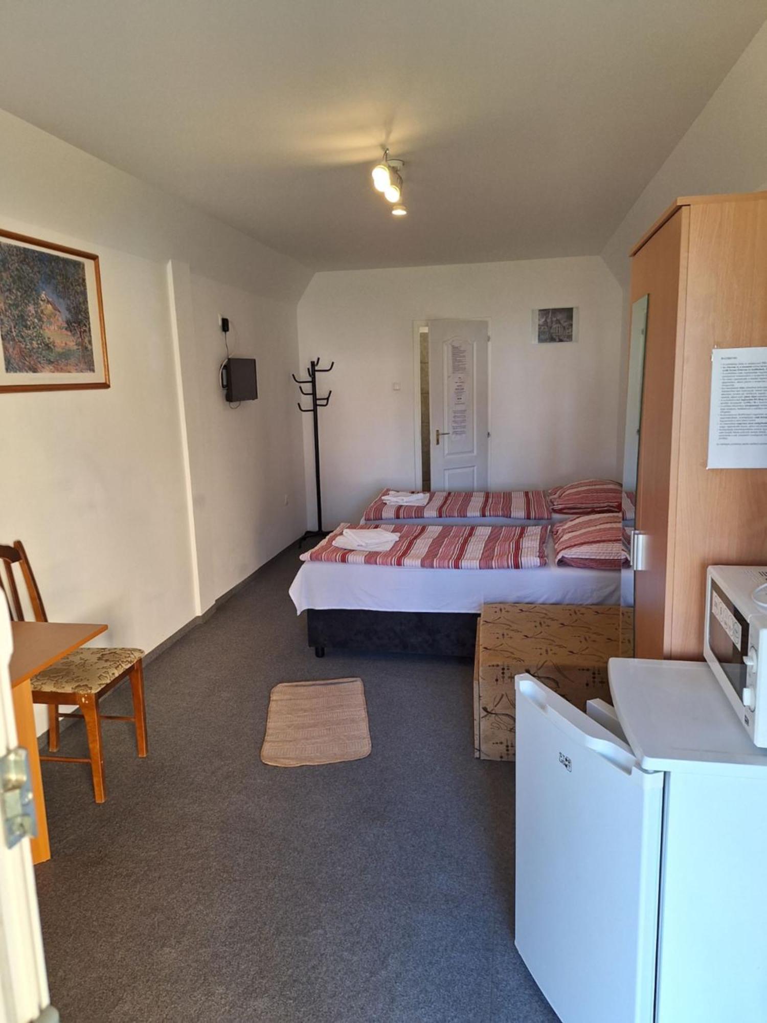 메조코베스드 Fenyo Panzio B&B 외부 사진