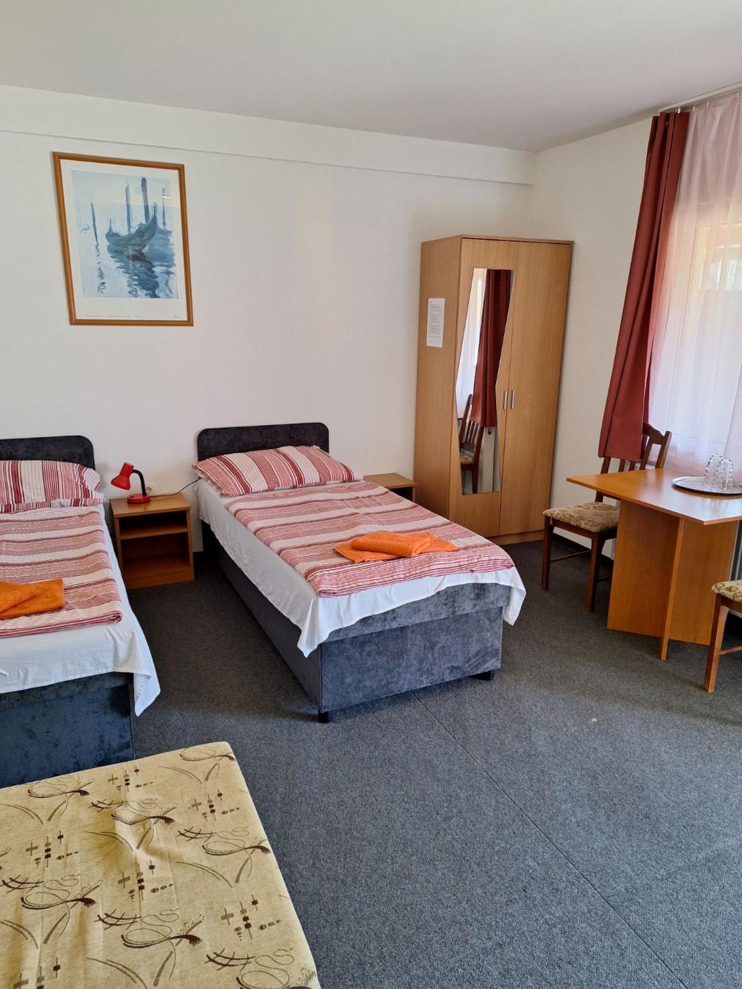 메조코베스드 Fenyo Panzio B&B 외부 사진