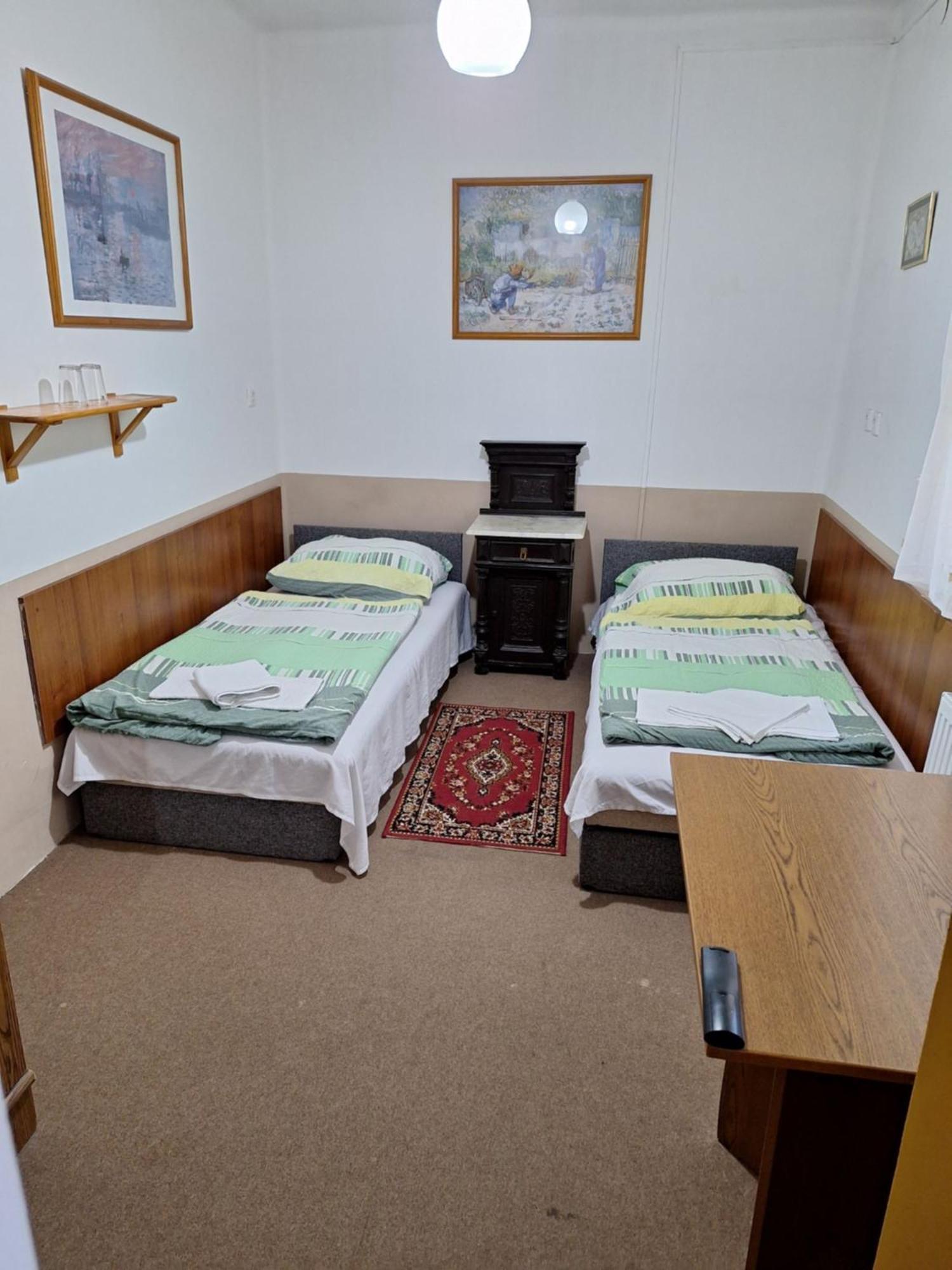 메조코베스드 Fenyo Panzio B&B 외부 사진