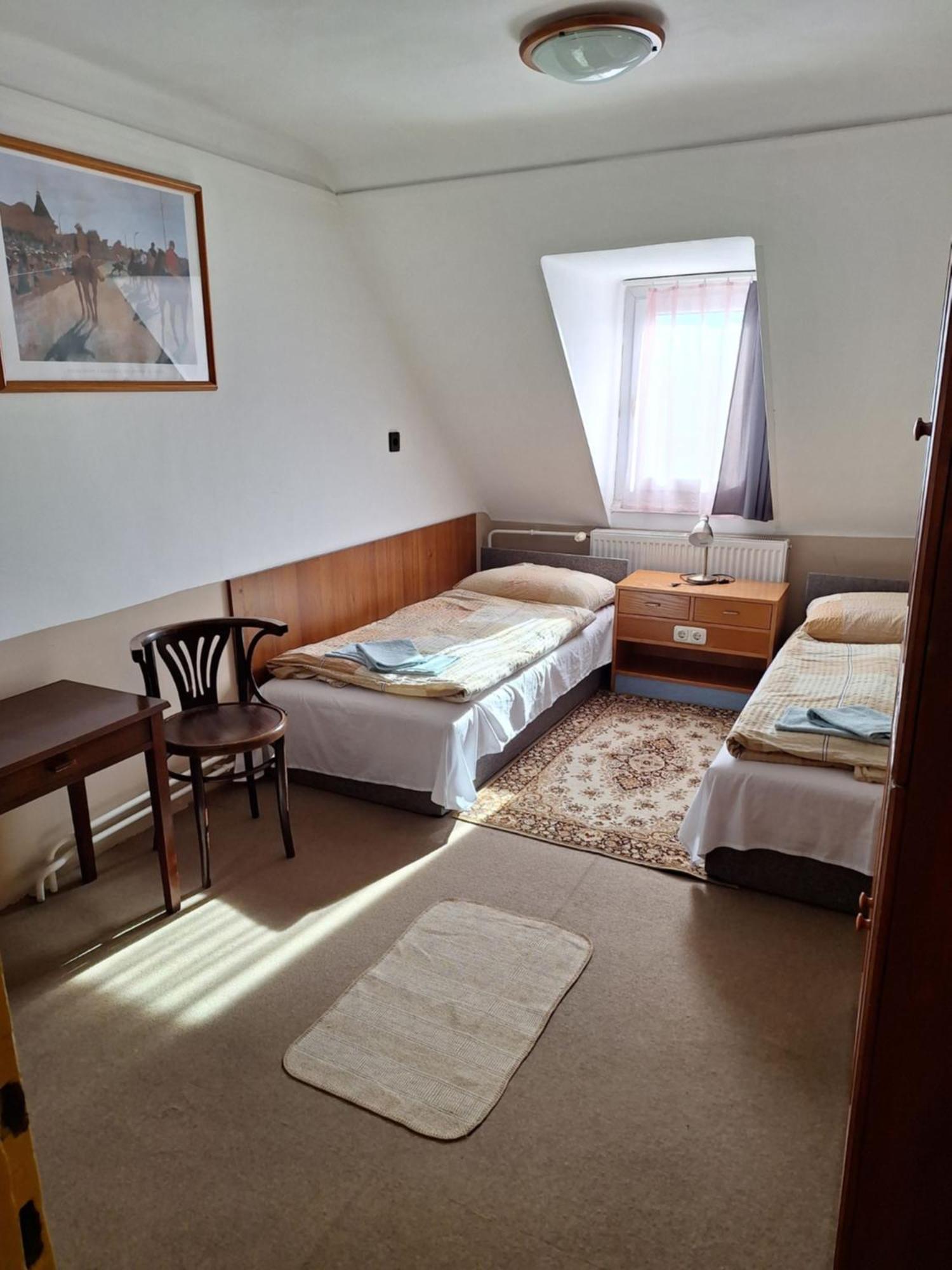 메조코베스드 Fenyo Panzio B&B 외부 사진