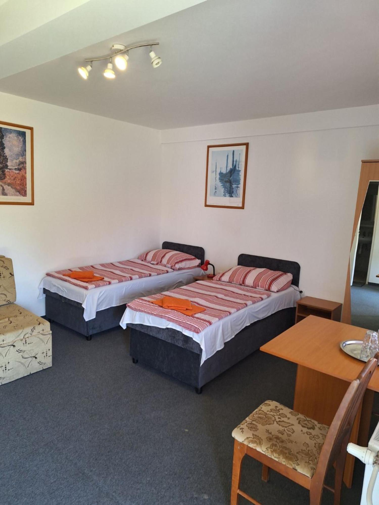 메조코베스드 Fenyo Panzio B&B 외부 사진